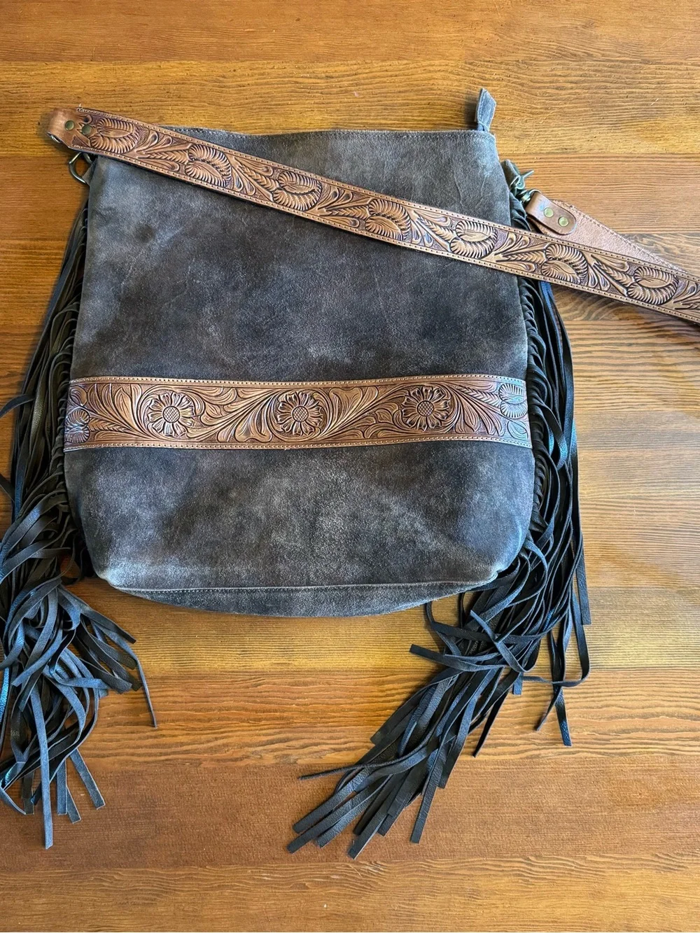 American Darling Distressed Brown Leather Fringe Messenger Bag with Tooled Strap - Picture 2 of 7